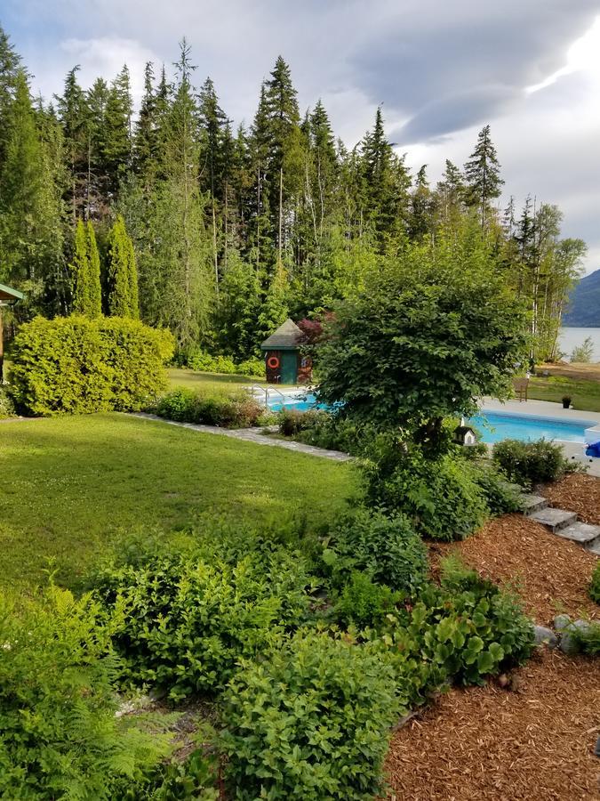 Mulvehill Creek Wilderness Inn And Wedding Chapel Ревелсток Экстерьер фото