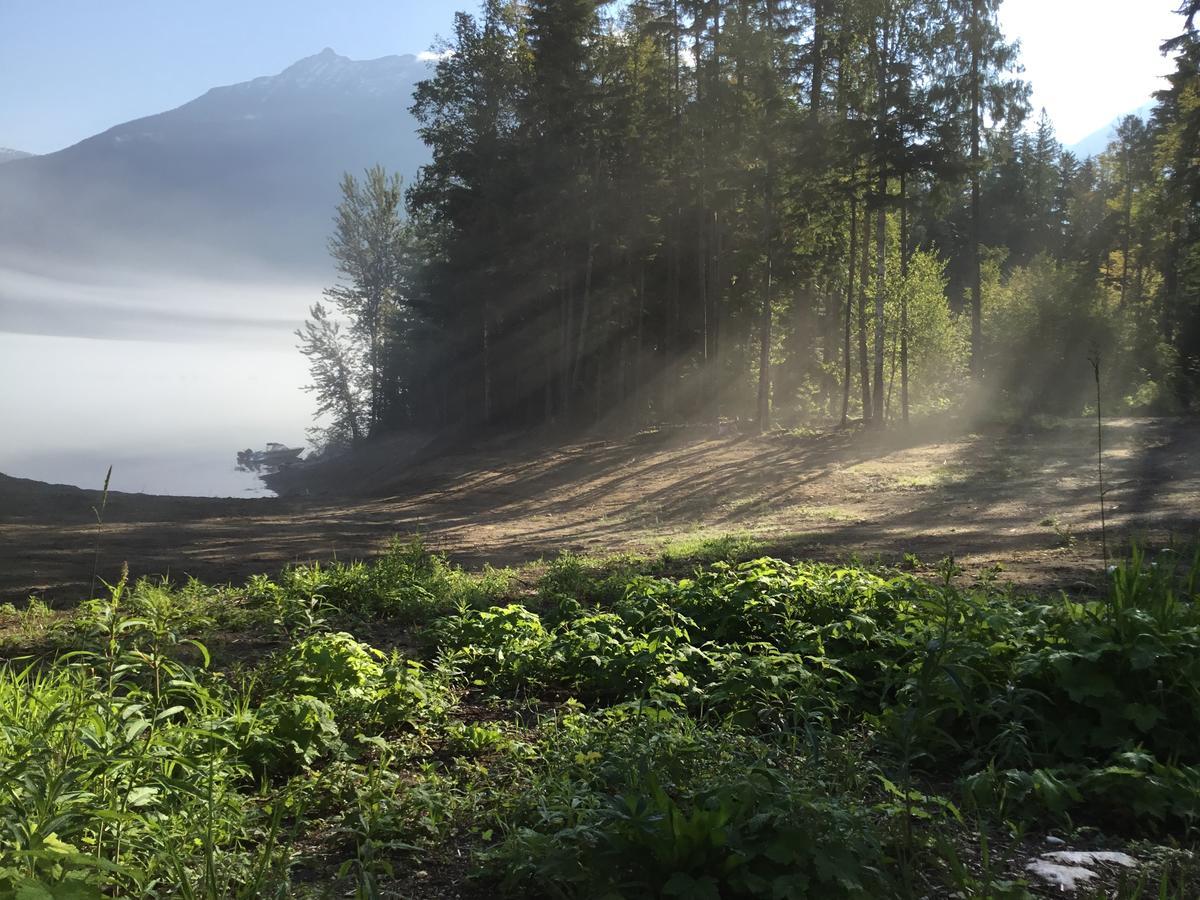 Mulvehill Creek Wilderness Inn And Wedding Chapel Ревелсток Экстерьер фото