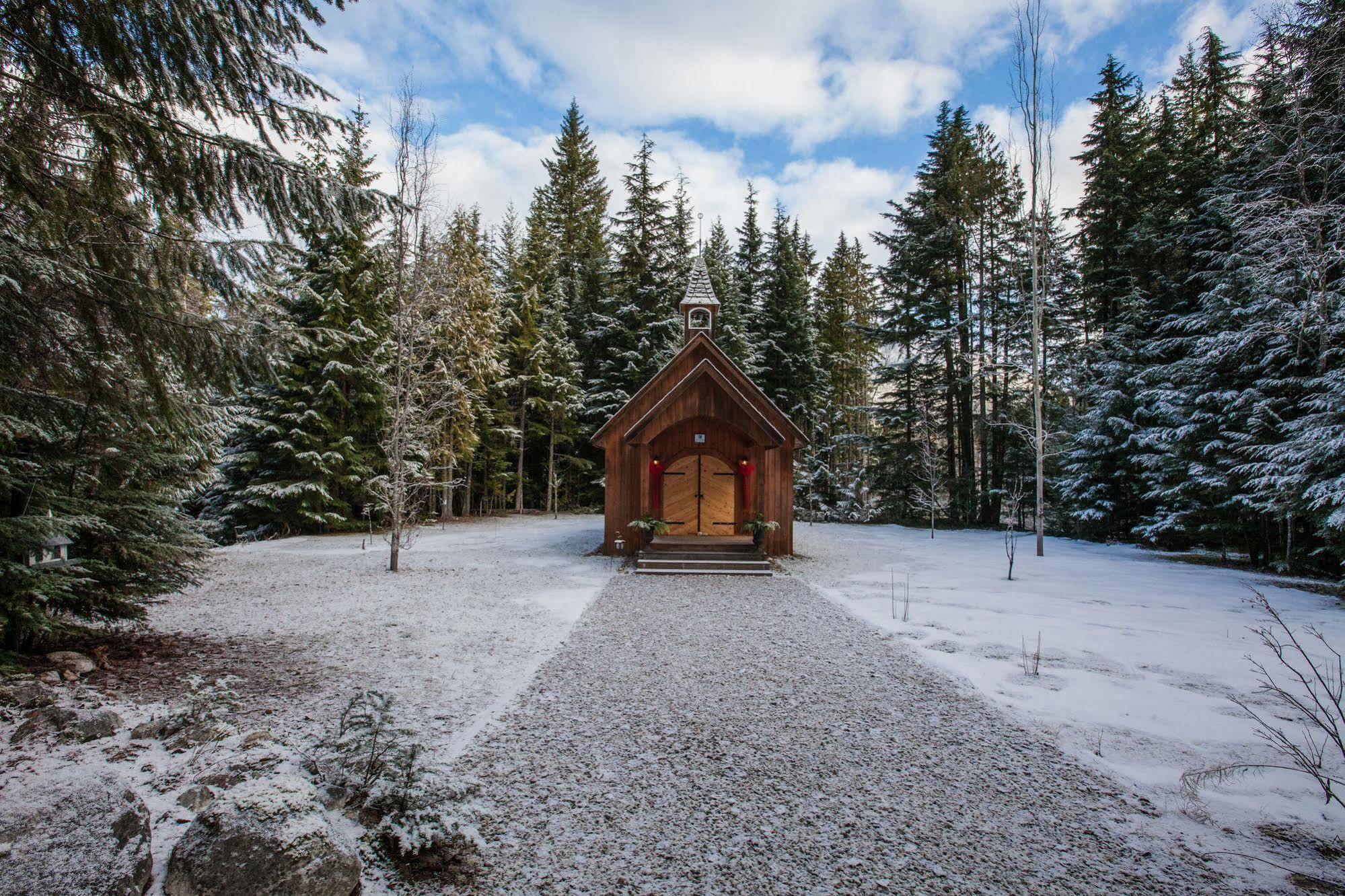 Mulvehill Creek Wilderness Inn And Wedding Chapel Ревелсток Экстерьер фото