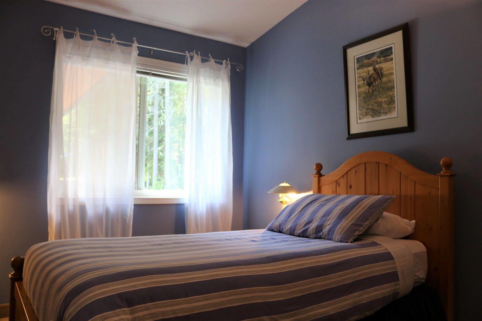 Mulvehill Creek Wilderness Inn And Wedding Chapel Ревелсток Экстерьер фото